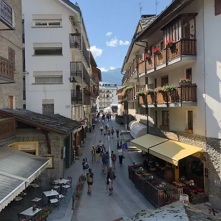Monte Bianco 28 Апартаменты *